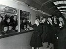 Odjezd první soupravy ze stanice Kirovskyj zavod v listopadu 1955