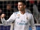 Cristiano Ronaldo z Realu Madrid slaví jeden ze svých gól v utkání Ligy mistr...