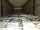 Kamion s kontejnery naplnnmi 26 tisci litry neregistrovanch minerlnch...