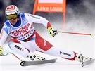 výcarský lya Beat Feuz na trati sjezdu v Lake Louise