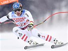 Rakouský lya Matthias Mayer na trati sjezdu v Lake Louise