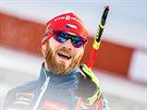 Michal lesingr pi nástelu ped sprintem dvojic v Östersundu