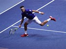 Francouzský tenista Jo-Wilfried Tsonga bhem nedlní dvouhry ve finále Davis...