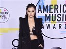 Hailee Steinfeldová na American Music Awards (Los Angeles, 19. listopadu 2017)