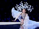 Modelka Ming Xi upadla na pehlídce Victoria's Secret (anghaj, 20. listopadu...
