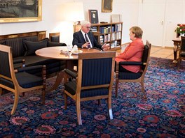 Angela Merkelov na jednn s nmeckm prezidentem Frankem-Walterem...