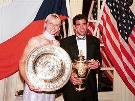 Jana Novotná a Pete Sampras na slavnostní veei wimbledonských ampión v...