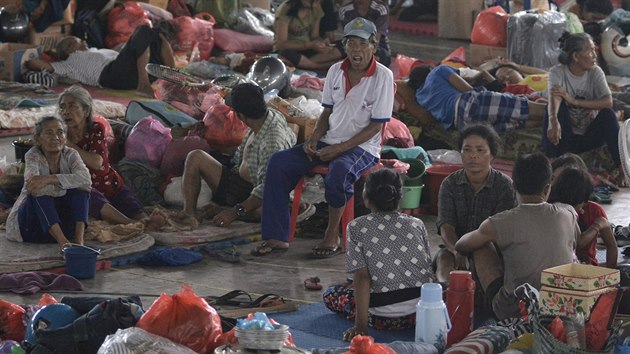 Indonéské úřady nařídily evakuaci desítek tisíc lidí (27. listopadu 2017)