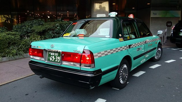 Klasick japonsk taxi Toyota Crown Comfort