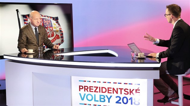 Prezidentský kandidát Pavel Fischer (vlevo) v diskusním pořadu Rozstřel. (29. listopadu 2017)