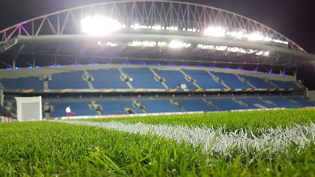 Stadion v izraelskm mst Netanja, kde se fotbalist Slavie ve tvrtek utkaj v Evropsk lize s Maccabi Tel Aviv.