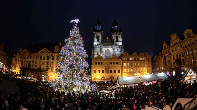 Trhy na Staroměstském a Václavském náměstí začnou v sobotu a­ potrvají do 6. ledna 2018.
