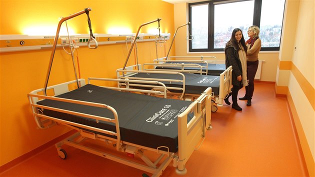 V �ter� 21. listopadu byl slavnostn� otev�en nov� pavilon t�eb��sk� nemocnice. Jeho vybudov�n� p�i�lo na p�l miliardy.