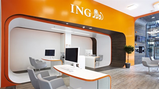 Na pobočkách ING Bank je vytvořeno příjemné a moderní prostředí. Interiér oživuje korporátní barva.