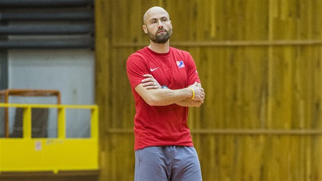 Kondin trenr eskch basketbalist Michal Miejovsk