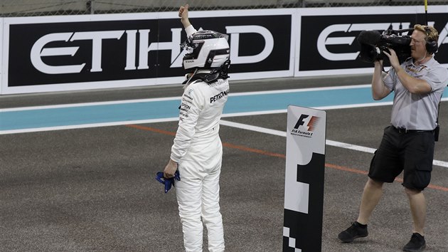 Valtteri Bottas slav triumf v kvalifikaci na Velkou cenu Ab Zab.