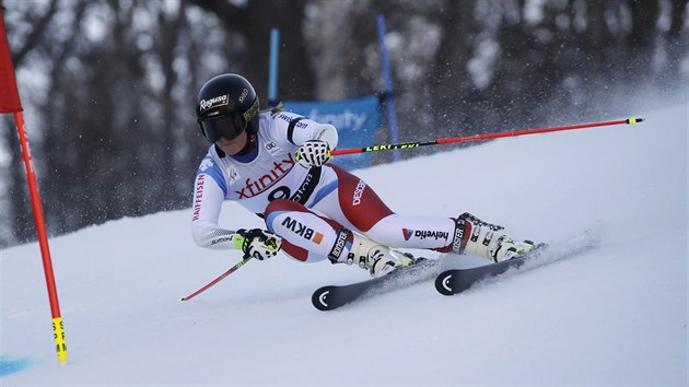Lara Gutov na trati obho slalomu Svtovho pohru v Killingtonu