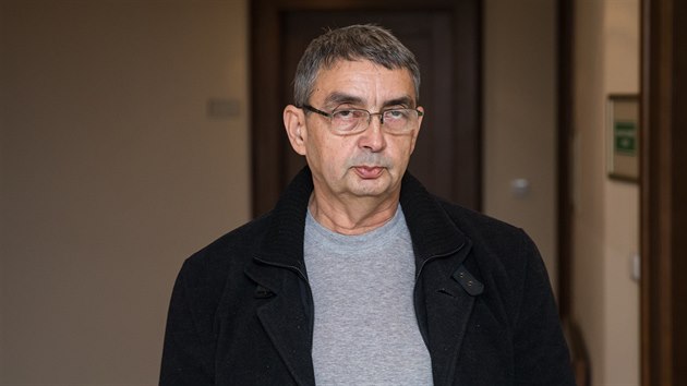 Pavel Rohel se dostavil ke Krajskému soudu v Hradci Králové k novému projednání případu dětské pornografie (22. 11. 2017).