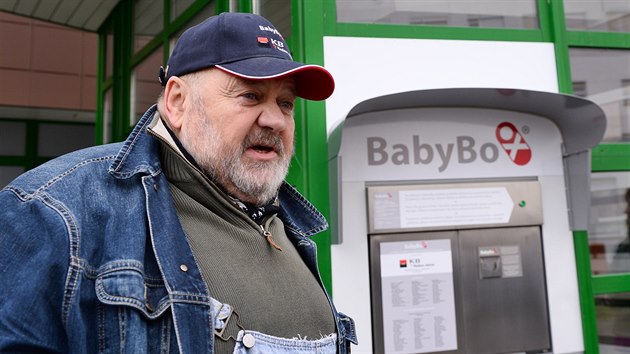 Oteven babyboxu nov generace v steck Masarykov nemocnici se astnil jejich zakladatel Ludvk Hess.