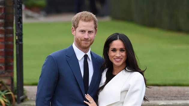 Princ Harry a Meghan Markle oznmili zasnouben v listopadu 2017 (Londn, 27. listopadu 2017).