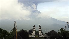 Na Bali hrozí erupce sopky Agung. Úady evakuovaly desetitisíce lidí (27....