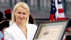 Do tenisové síně slávy vstoupila Jana Novotná v červenci 2005.