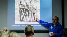 Kurátor Fotoateliéru Seidel Petr Hudi�ák, který se na knize podílel.