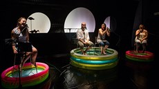 Malé divadlo uvádí v opravených prostorách hru �echomo�í.