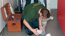 Z praktické �ásti sout�e instalatér�, ve které letos vyhráli u�ni 3. ro�níku z...