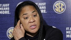 Dawn Staleyová jako trenérka South Caroliny