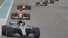 Lewis Hamilton bhem Velké ceny Abú Zabí.