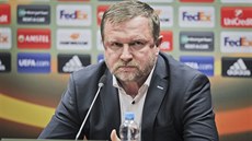 Pavel Vrba z Plzn na tiskové konferenci ped utkáním Evropské ligy.