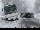 Autobus havaroval u Lo�enic.