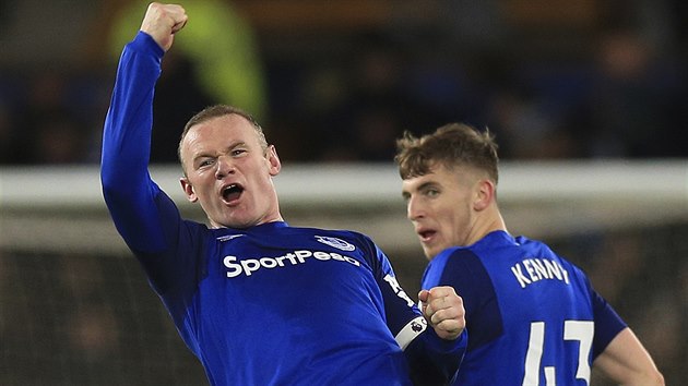 RADOST Z HATTRICKU. Takhle evertonsk kapitn Wayne Rooney slavil svj tet gl v zpase proti West Hamu.