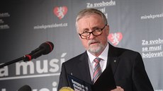 Expremiér Mirek Topolánek p�edstavil svou kampa� p�ed prezidentskými volbami...