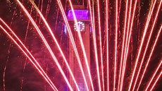 V� Nové radnice v Ostrav� ozá�il oh�ostroj k 750 let�m od první zmínky o...