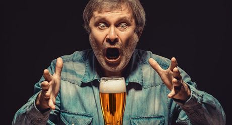 Pivo dod energii, ale tvrd alkohol vc. Jene se s nm poj i agresivita.