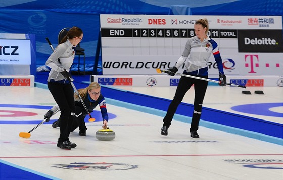 Kvalifikaní turnaj v curlingu o postup na OH v Pchjongchangu: eská republika...