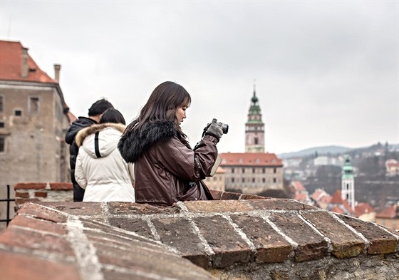 Český Krumlov je oblíbeným cílem asijských turistů.