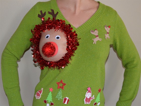 Zelená varianta vánočního svetru pro kojící matky. Některé ženy tak nadchnul,...