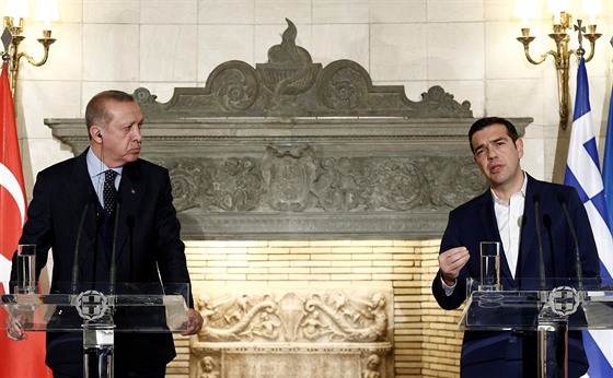Turecký prezident Recep Tayyip Erdogan (vlevo) a ecký premiér Alexis Tsipras