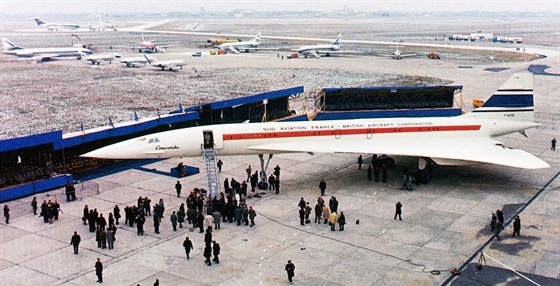 První premiéra Concorde na veřejnosti v Toulouse.