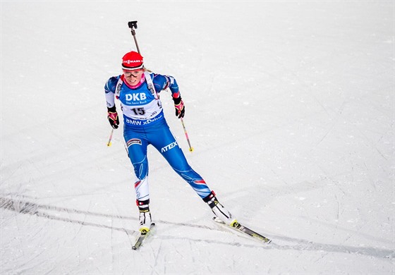 Eva Puskaríková na trati sprintu v Östersundu.