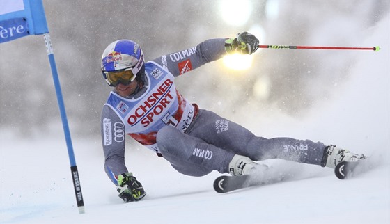 Alexis Pinturault v obím slalomu ve Val d'Isere.