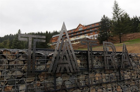 Grand hotel Tatra ve Velkých Karlovicích je po nákladné rekonstrukci otevřený...