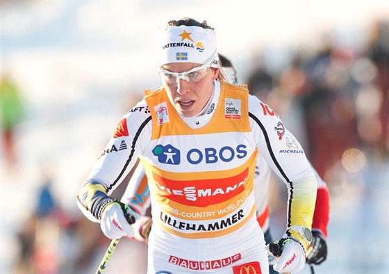 védská bkyn Charlotte Kallaová bhem skiatlonu v Lillehammeru