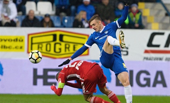 Liberecký Martin Graiciar (vpravo) a Martin Sladký z Olomouce v souboji