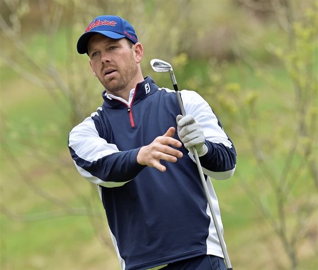 Golfista Matuš se drží na Kaskádě v Kuřimi v první desítce
