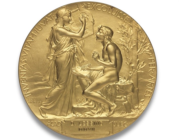 Kundera už šanci nemá. Akademie oznámí Nobelovu cenu za literaturu