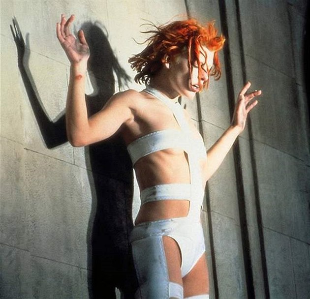 Milla Jovovich ve filmu Pátý element